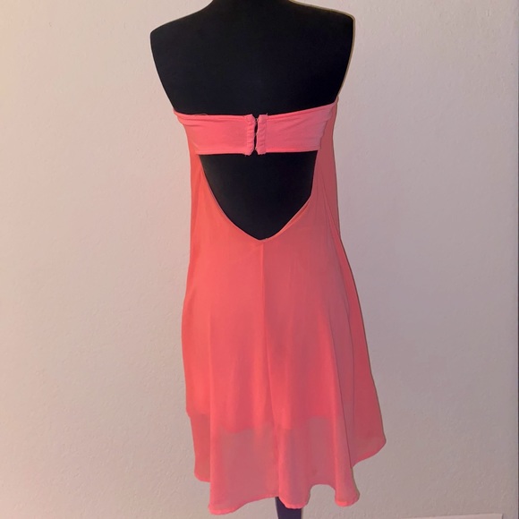 HOT GIRL SUMMER STRAPLESS NEON PINK CUTOUT DRESS - Picture 4 of 4